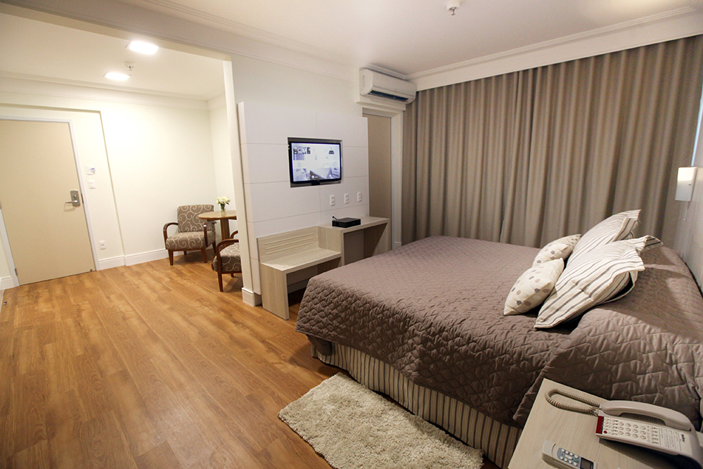 Quarto luxo no Porto Feliz Executive Hotel